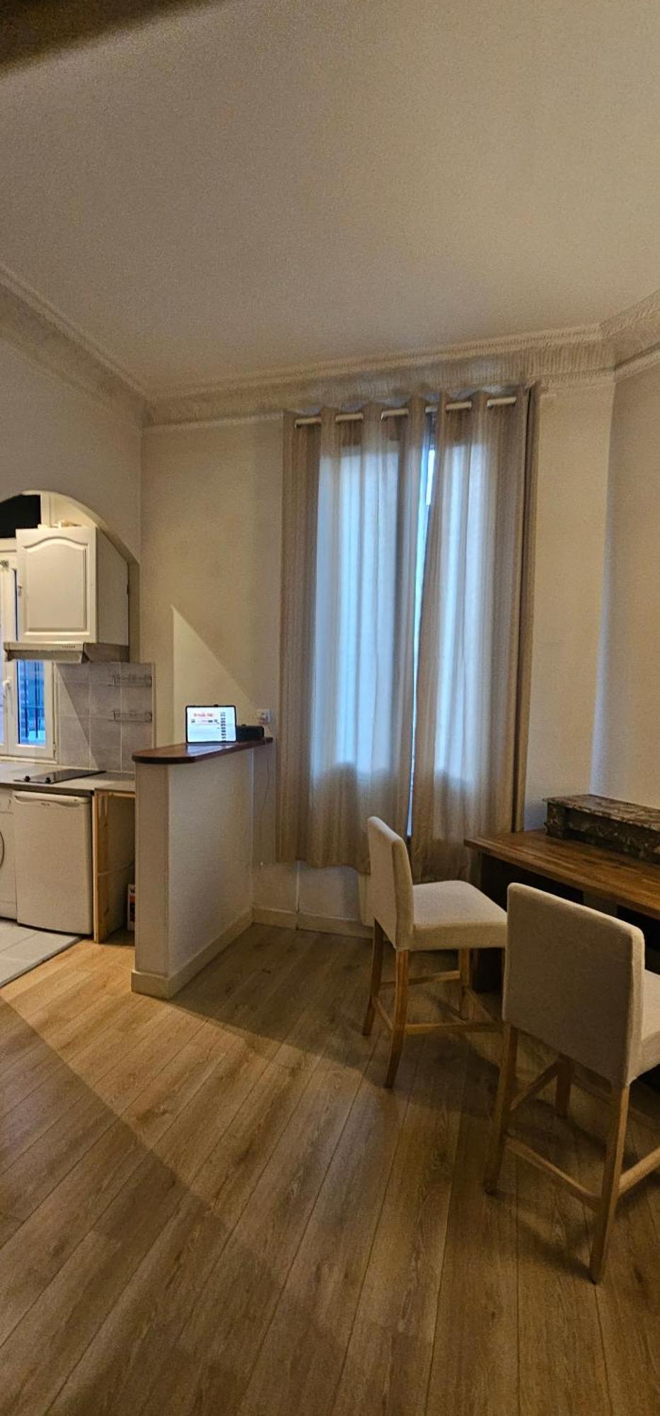 Studio Cosy Clichy Exteriör bild